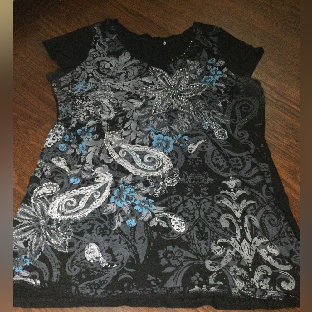 Black shirt